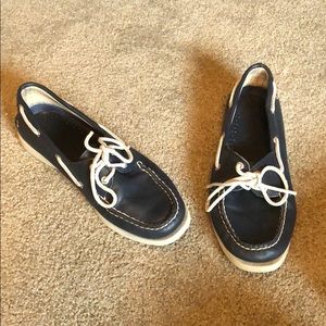 Sperry navy boat shoes